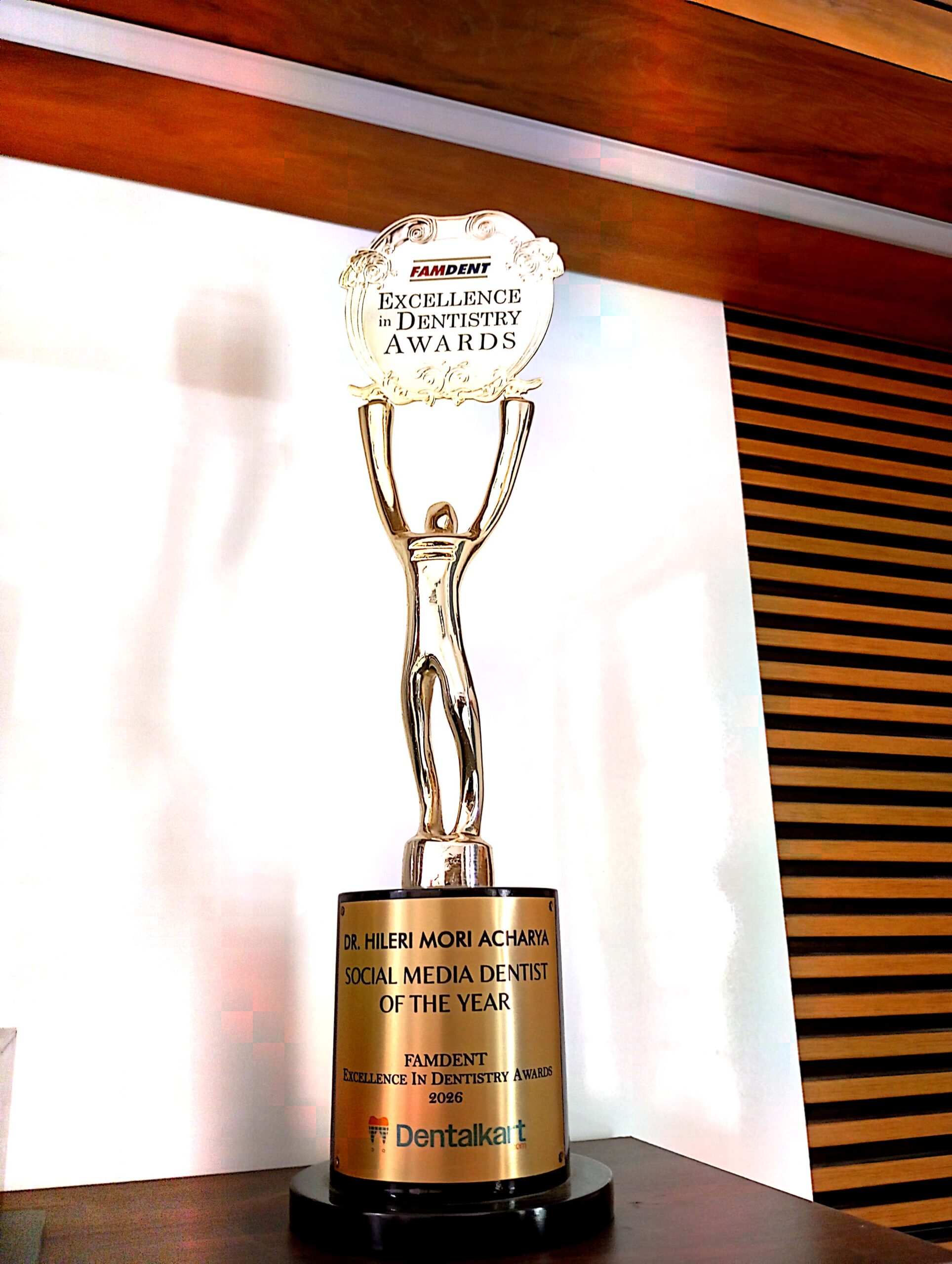 Dr. Hileri Mori was honored with the Social Media Dentist of the Year Award at the Famdent Excellence in Dentistry Awards 2026 for excellence in digital dental education.